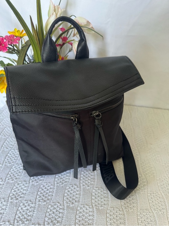 Botkier Handbags - Botkier EUC black nylon & leather med backpack